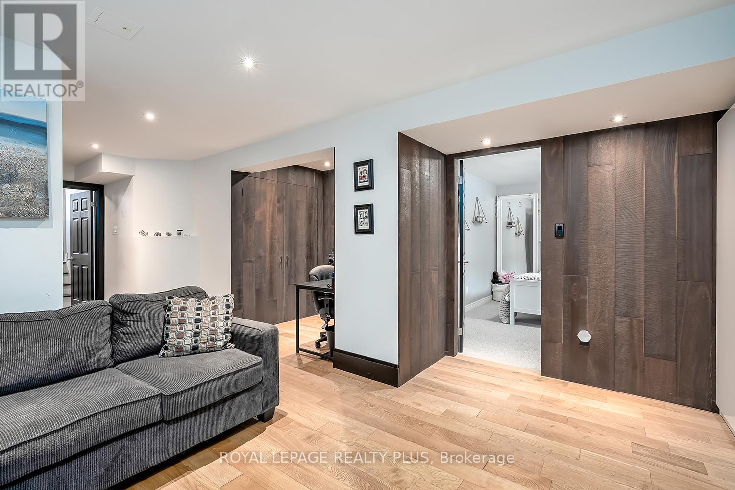 












329 TONELLI LANE

,
Milton,




Ontario
L9T0N8

