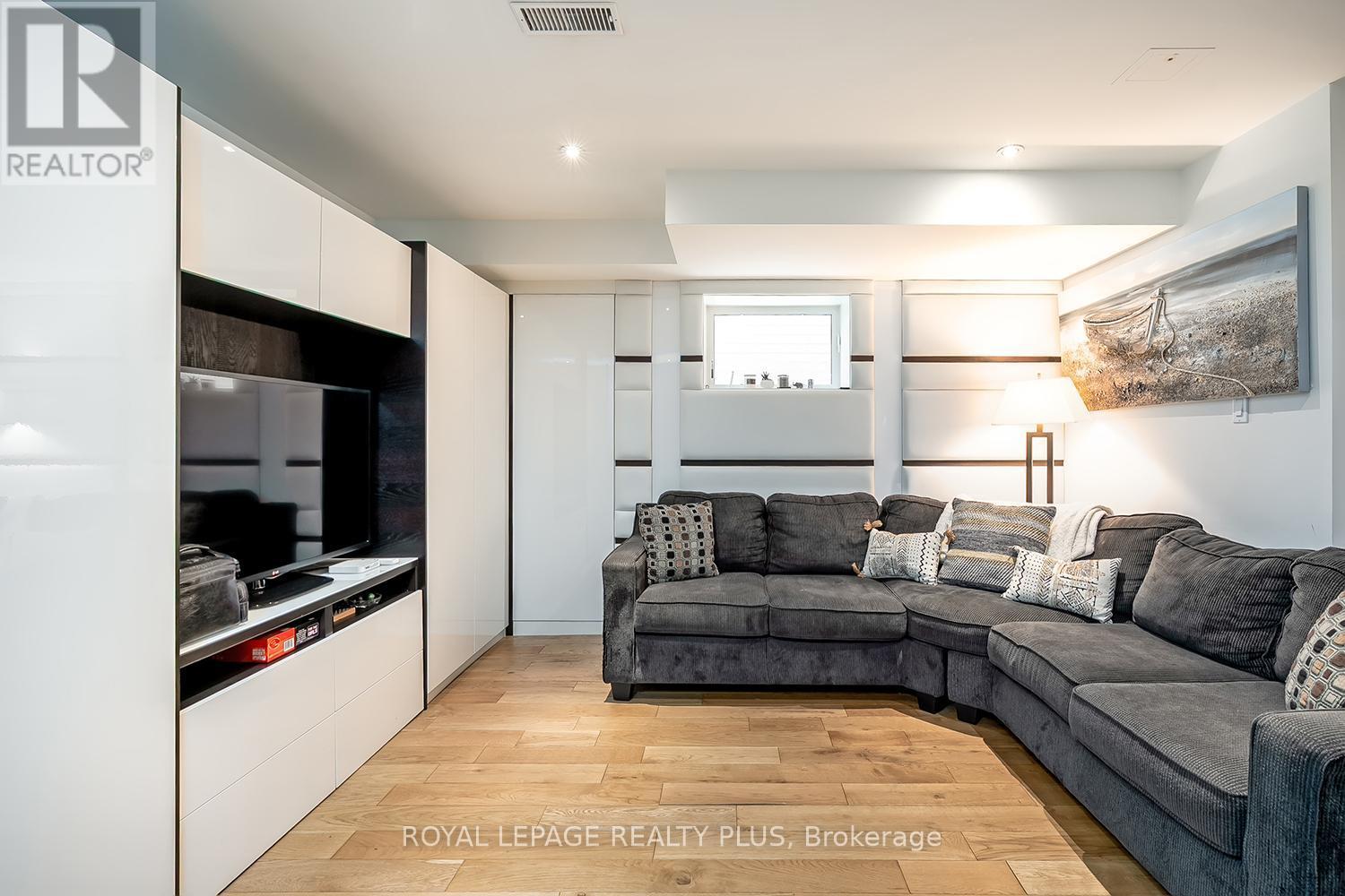 












329 TONELLI LANE

,
Milton,




Ontario
L9T0N8

