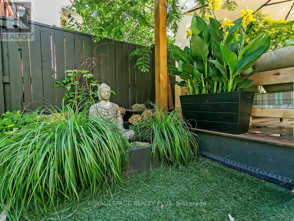 












329 TONELLI LANE

,
Milton,




Ontario
L9T0N8

