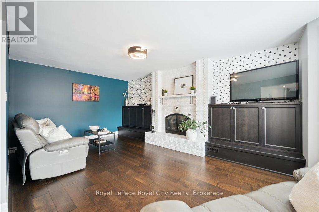 












9 KORTRIGHT ROAD E

,
Guelph (Kortright East),




Ontario
N1G4C8

