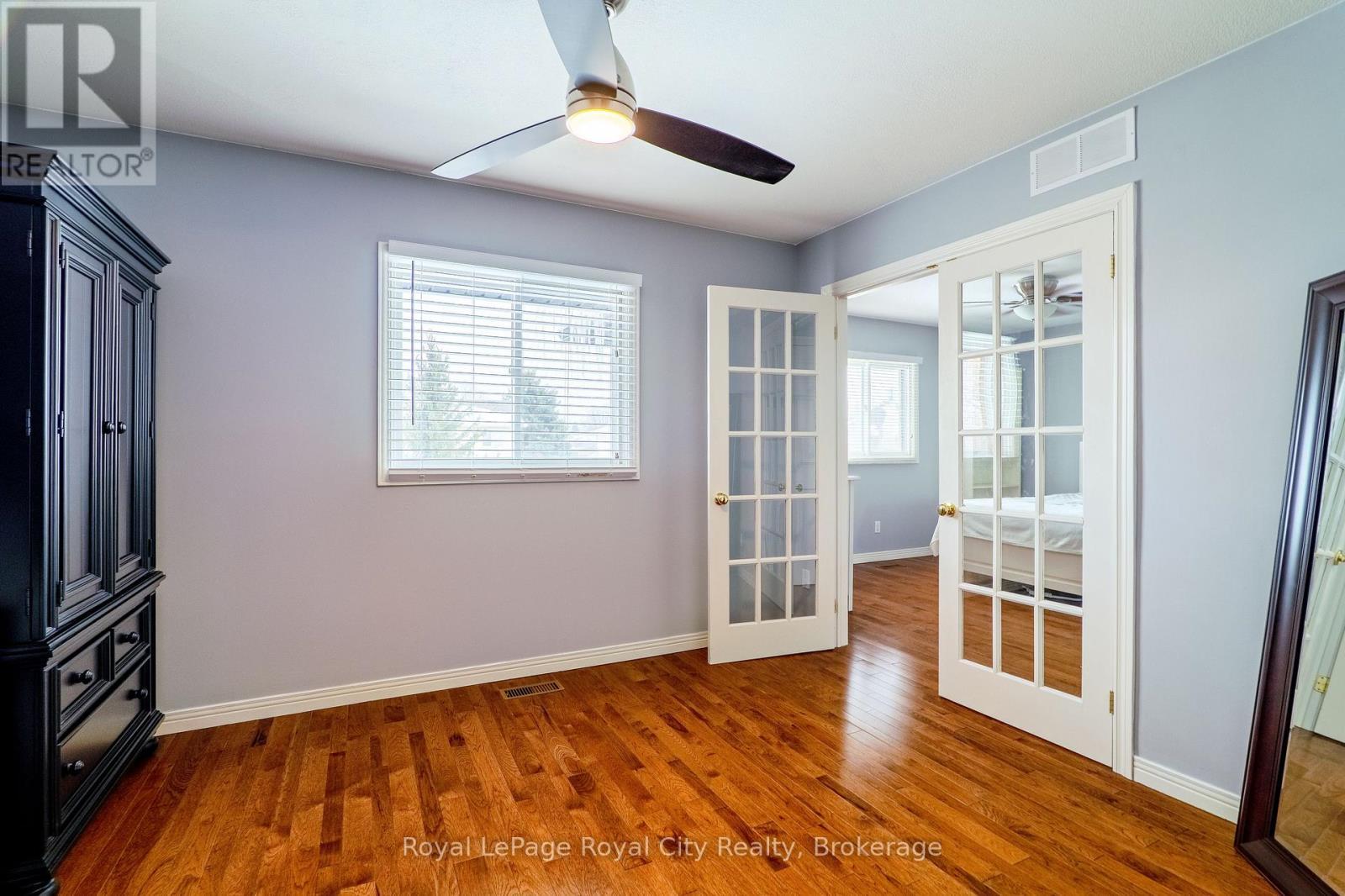 












9 KORTRIGHT ROAD E

,
Guelph (Kortright East),




Ontario
N1G4C8

