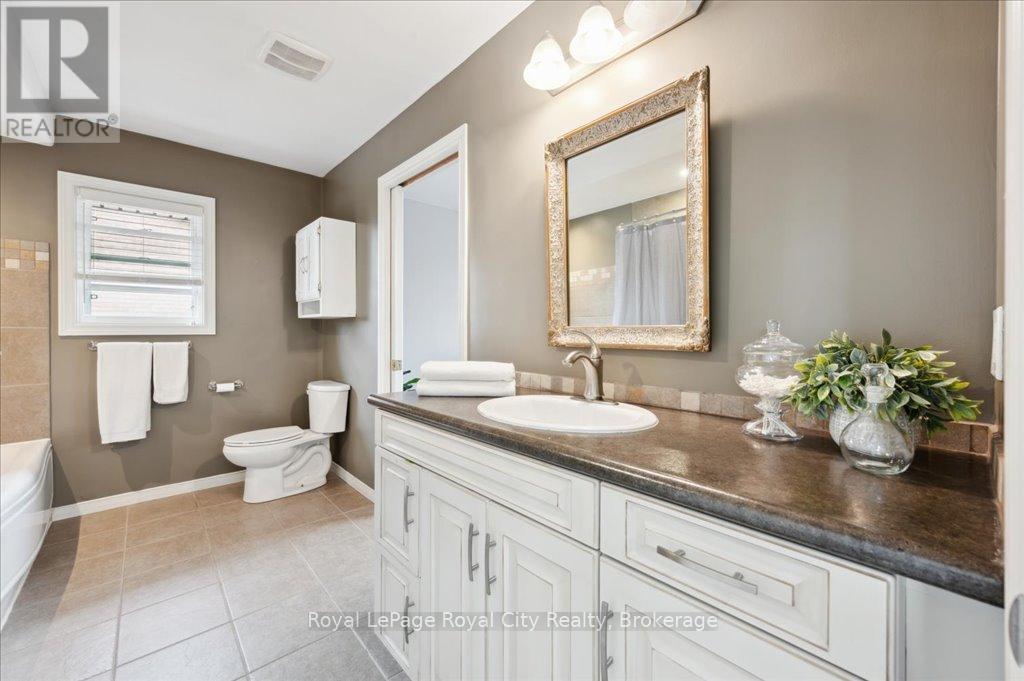 












9 KORTRIGHT ROAD E

,
Guelph (Kortright East),




Ontario
N1G4C8

