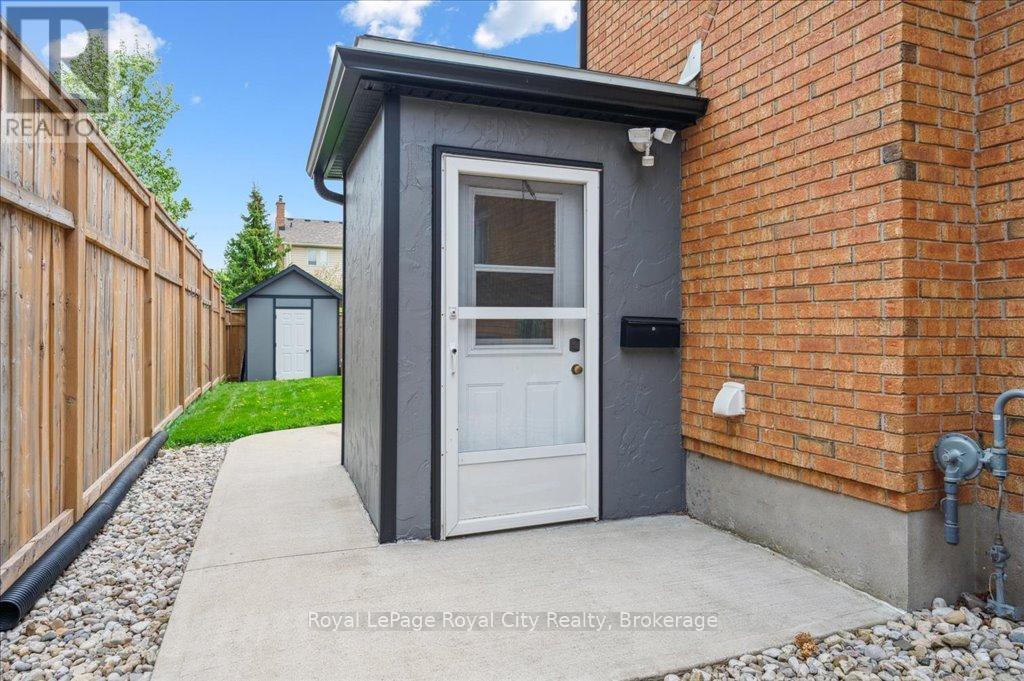 












9 KORTRIGHT ROAD E

,
Guelph (Kortright East),




Ontario
N1G4C8

