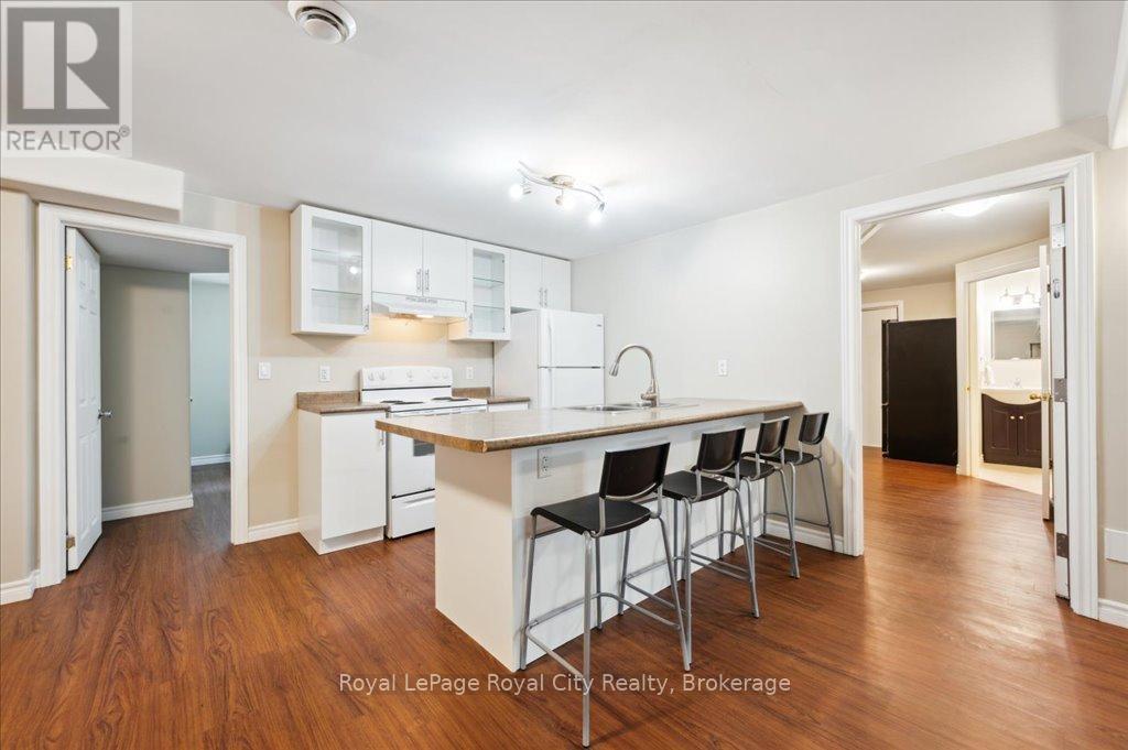 












9 KORTRIGHT ROAD E

,
Guelph (Kortright East),




Ontario
N1G4C8

