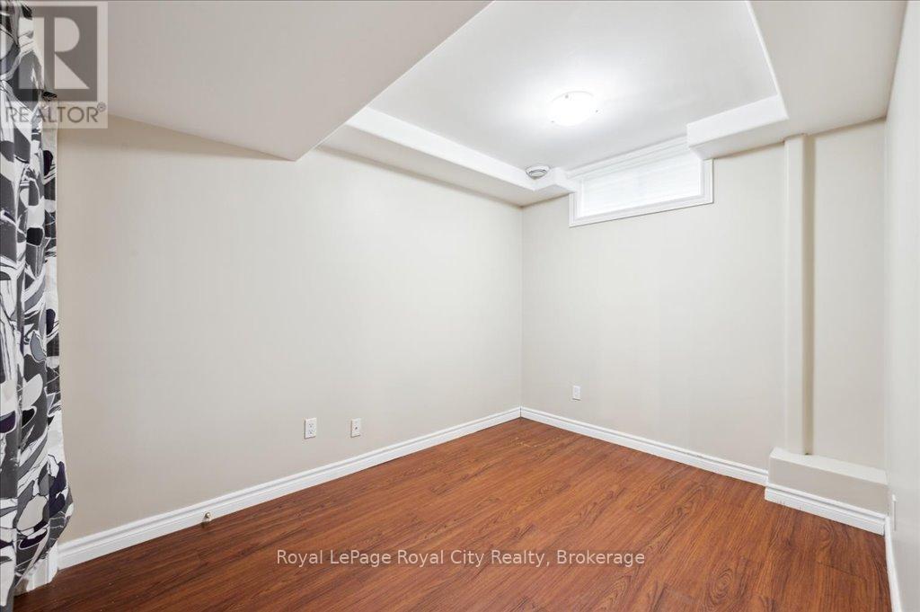 












9 KORTRIGHT ROAD E

,
Guelph (Kortright East),




Ontario
N1G4C8

