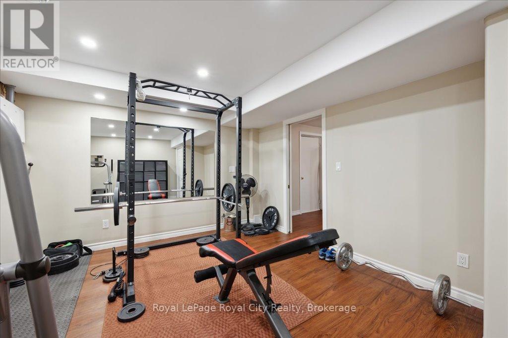 












9 KORTRIGHT ROAD E

,
Guelph (Kortright East),




Ontario
N1G4C8

