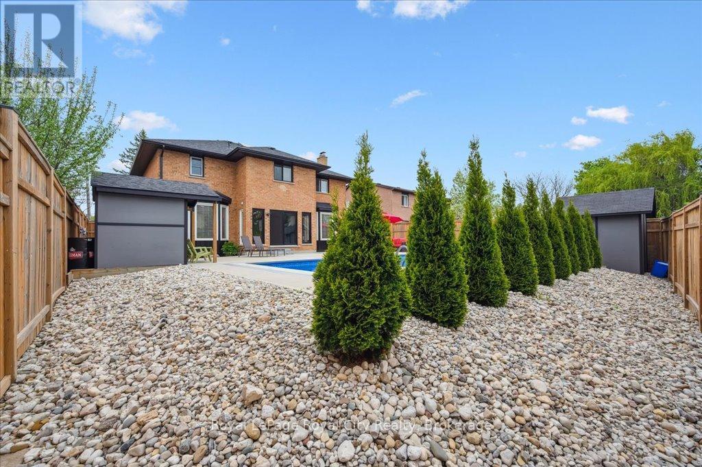 












9 KORTRIGHT ROAD E

,
Guelph (Kortright East),




Ontario
N1G4C8

