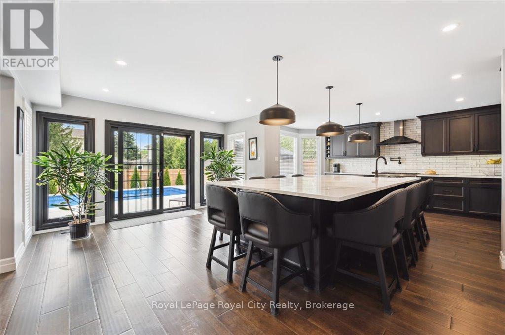 












9 KORTRIGHT ROAD E

,
Guelph (Kortright East),




Ontario
N1G4C8

