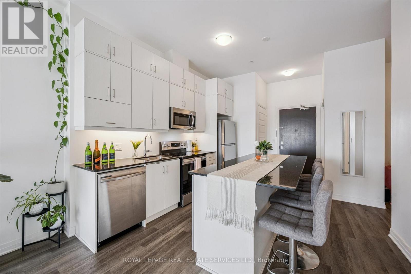 












621 - 102 GROVEWOOD COMMON

,
Oakville,




Ontario
L6H0X2

