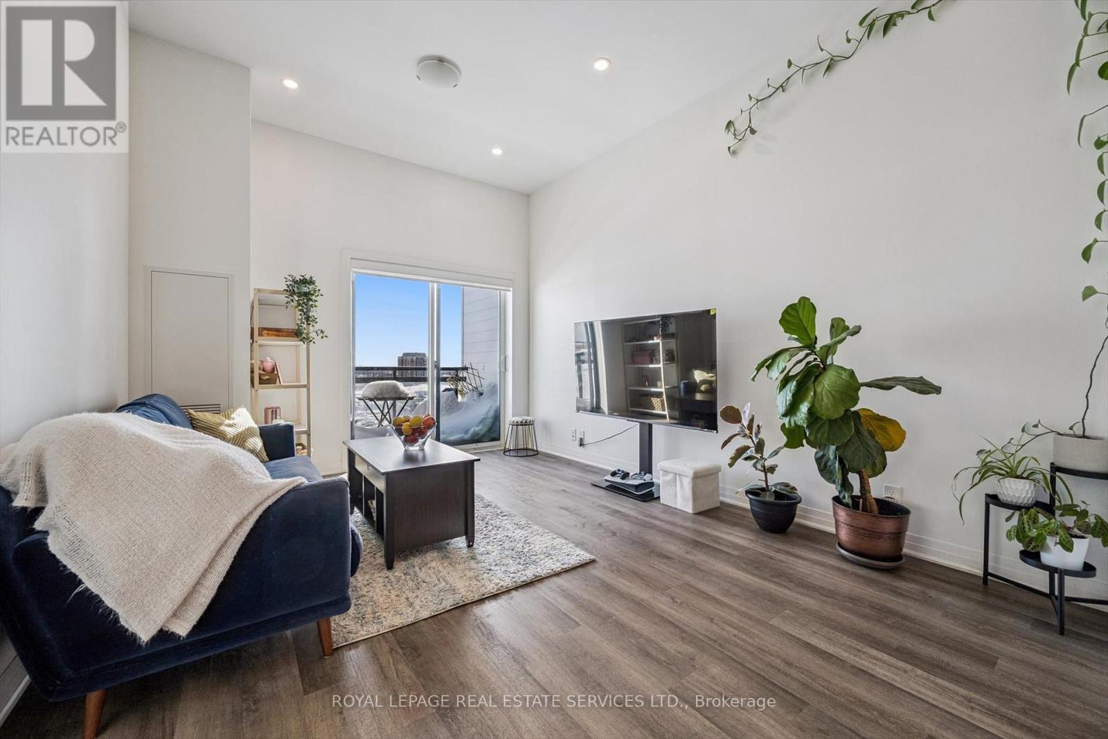 












621 - 102 GROVEWOOD COMMON

,
Oakville,




Ontario
L6H0X2

