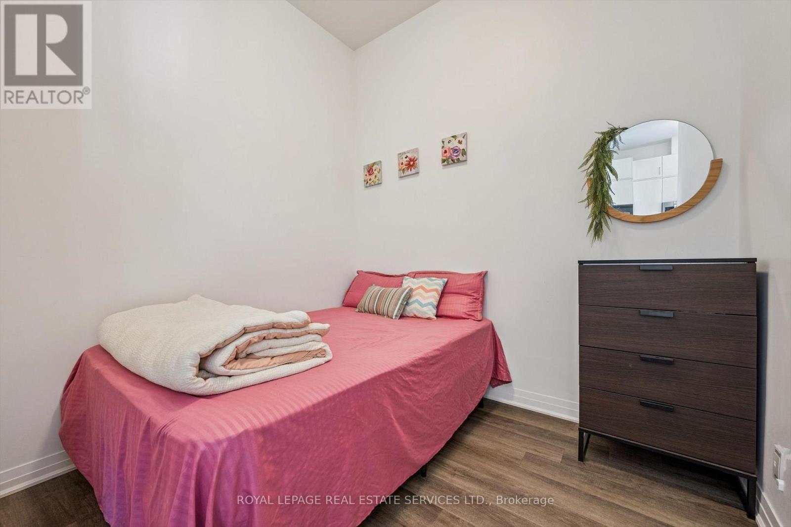 












621 - 102 GROVEWOOD COMMON

,
Oakville,




Ontario
L6H0X2

