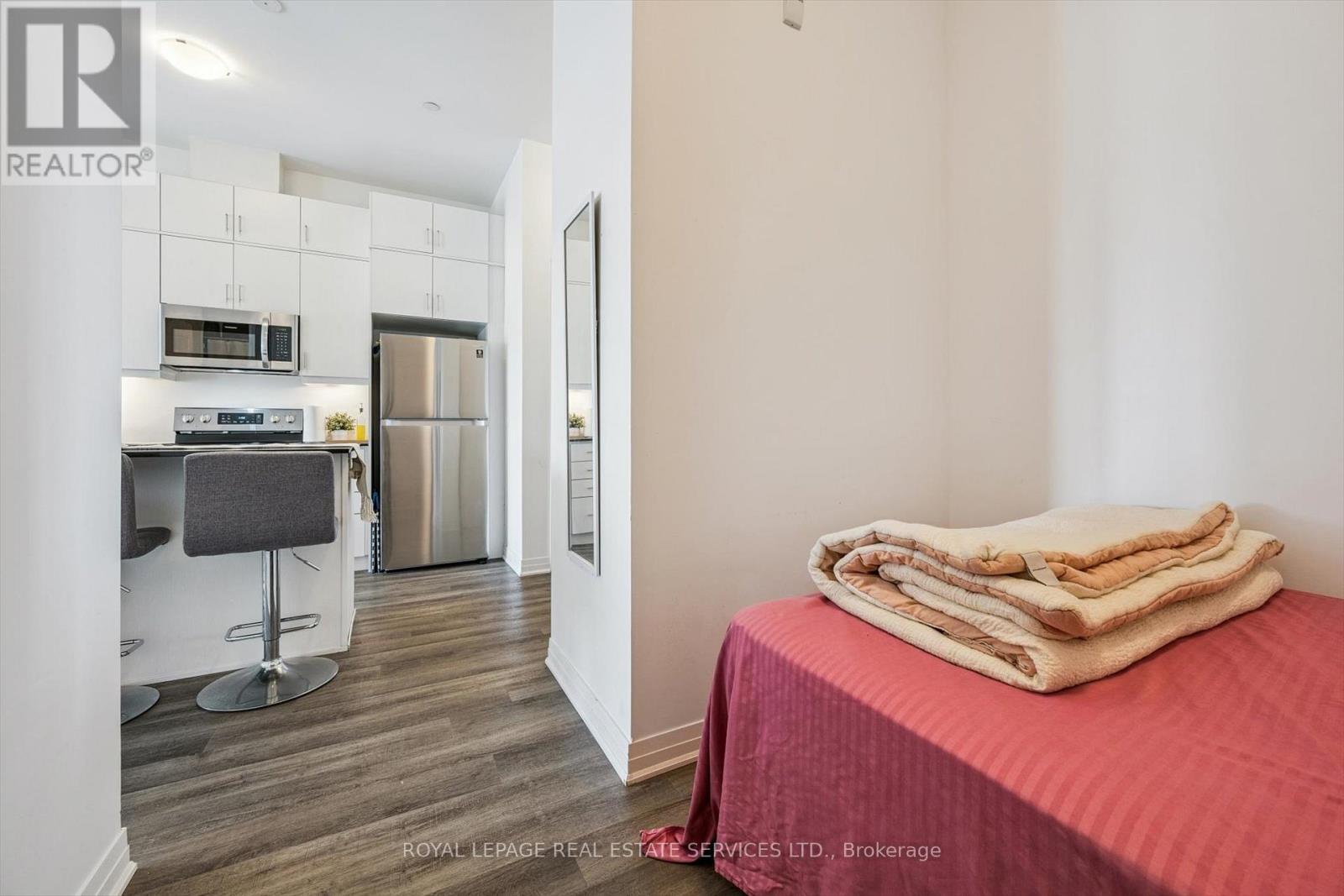 












621 - 102 GROVEWOOD COMMON

,
Oakville,




Ontario
L6H0X2

