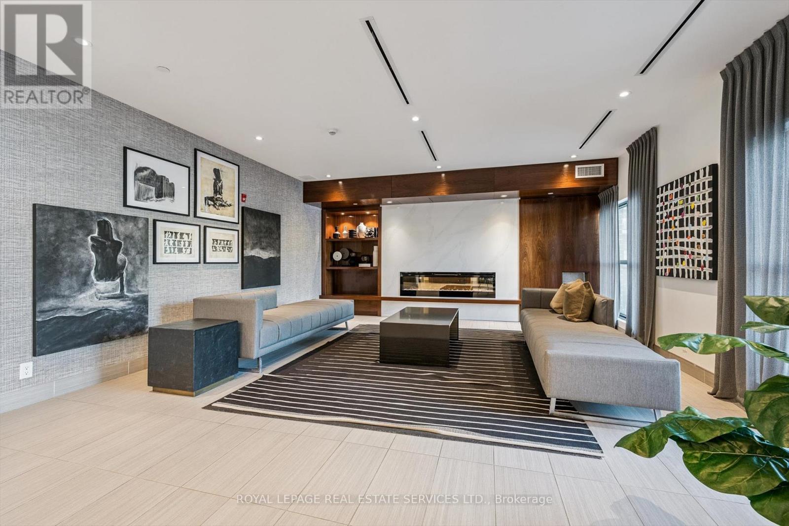 












621 - 102 GROVEWOOD COMMON

,
Oakville,




Ontario
L6H0X2

