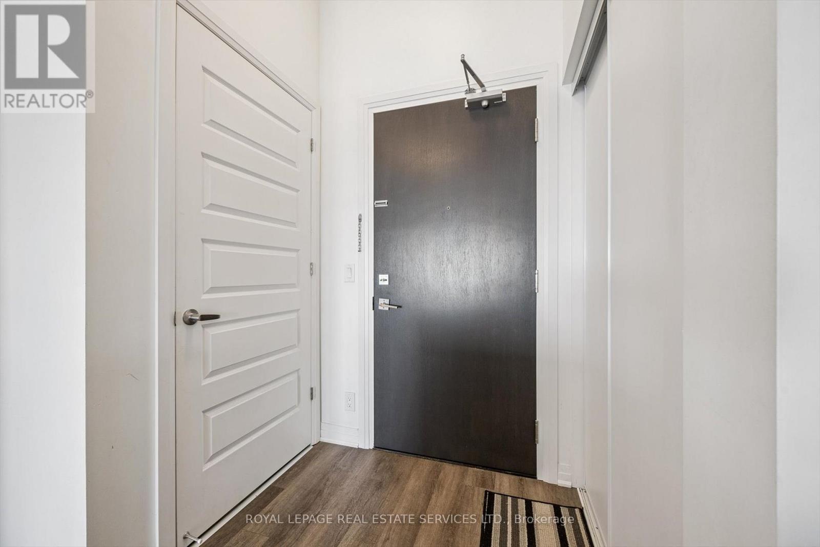 












621 - 102 GROVEWOOD COMMON

,
Oakville,




Ontario
L6H0X2

