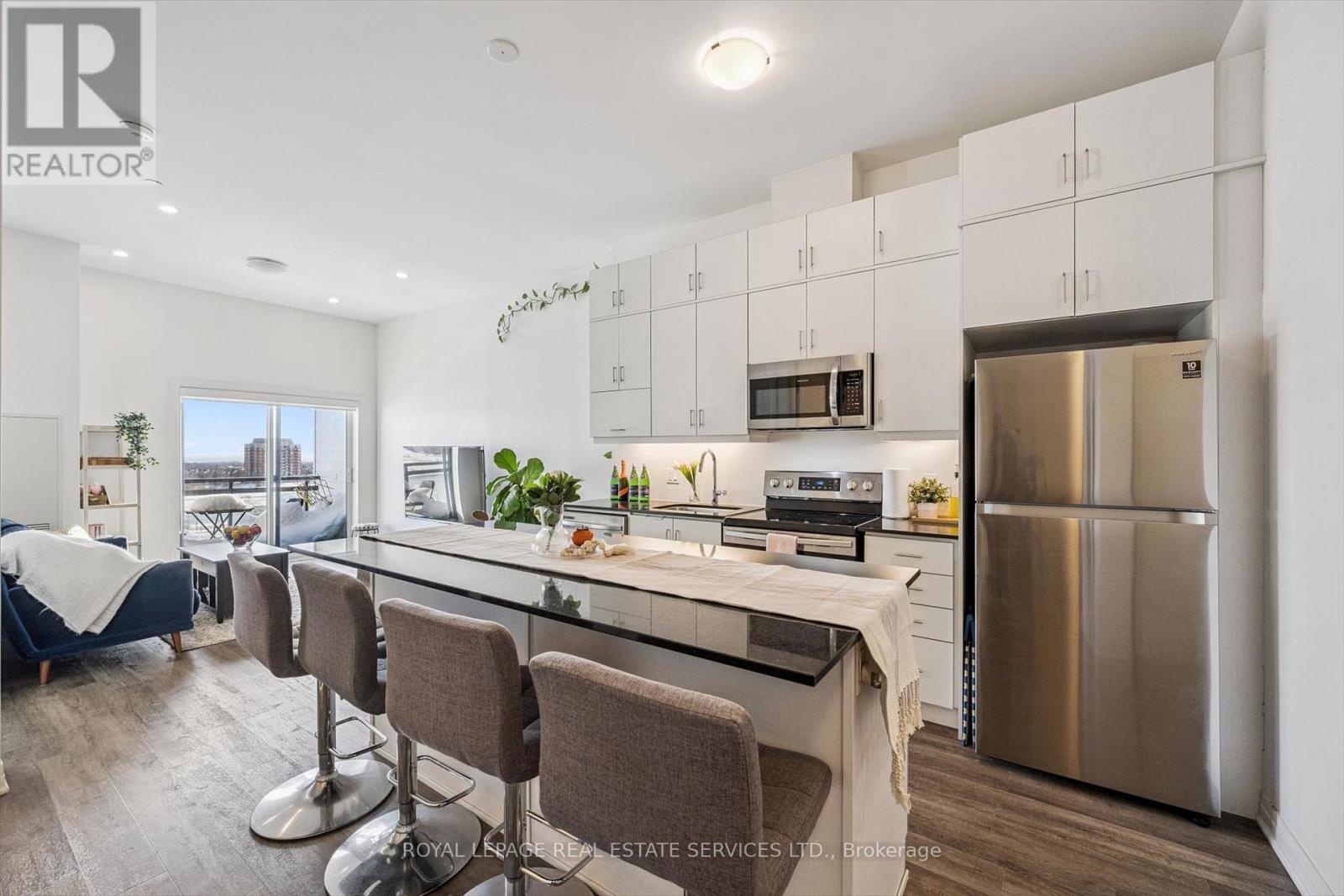 












621 - 102 GROVEWOOD COMMON

,
Oakville,




Ontario
L6H0X2

