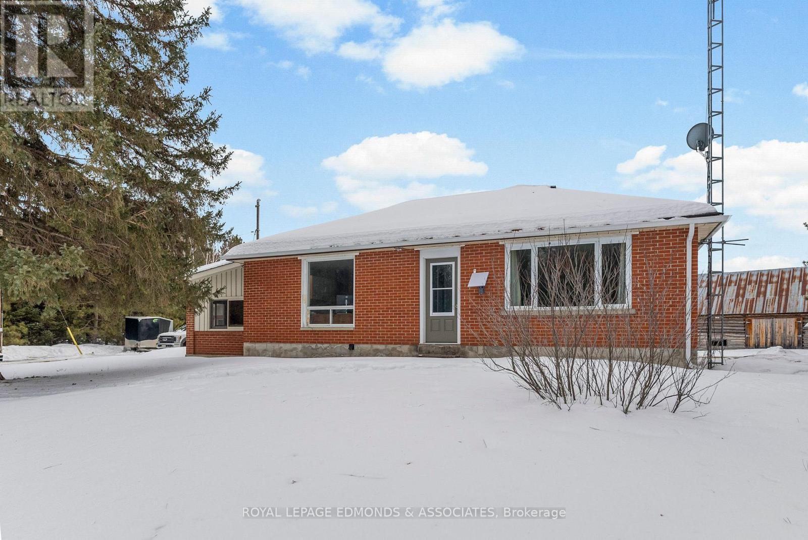 












125 BEAR TRAIL ROAD

,
Killaloe, Hagarty and Richards,




Ontario
K0J2A0

