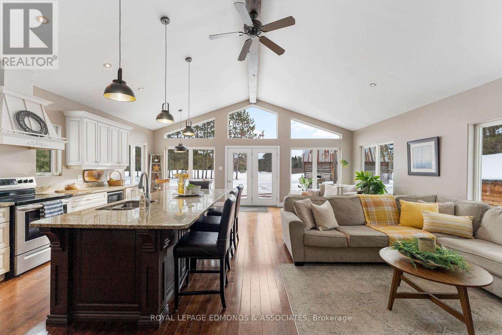 












125 BEAR TRAIL ROAD

,
Killaloe, Hagarty and Richards,




Ontario
K0J2A0

