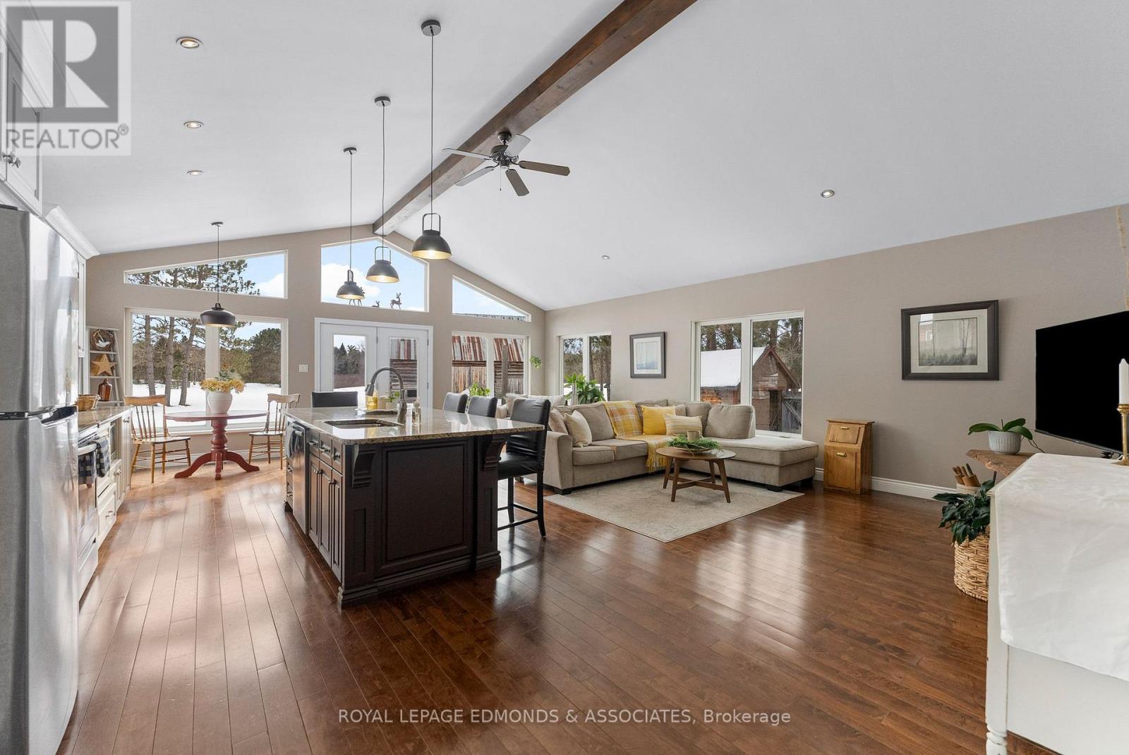 












125 BEAR TRAIL ROAD

,
Killaloe, Hagarty and Richards,




Ontario
K0J2A0

