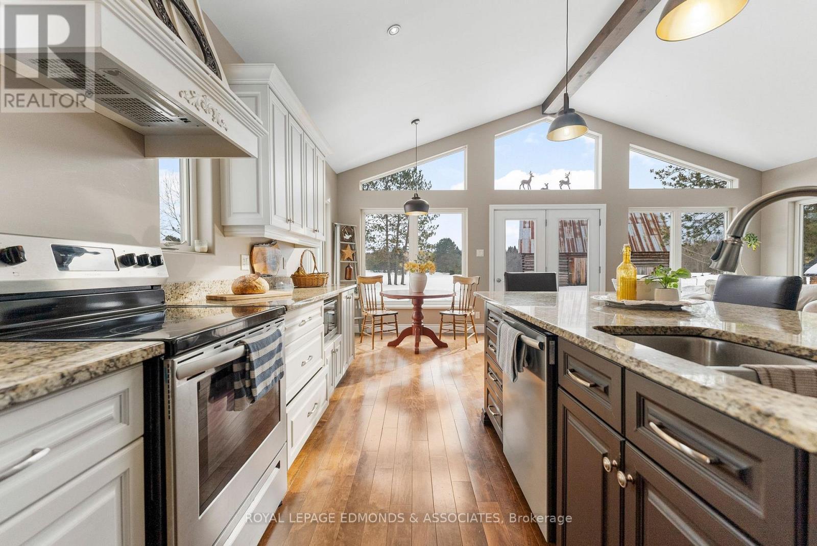 












125 BEAR TRAIL ROAD

,
Killaloe, Hagarty and Richards,




Ontario
K0J2A0

