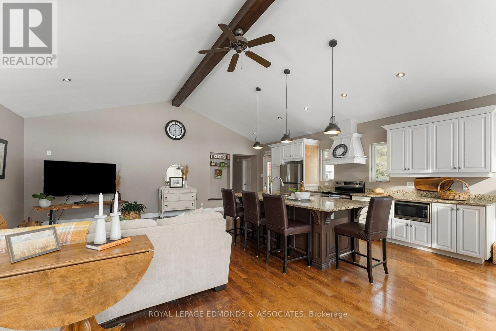 












125 BEAR TRAIL ROAD

,
Killaloe, Hagarty and Richards,




Ontario
K0J2A0

