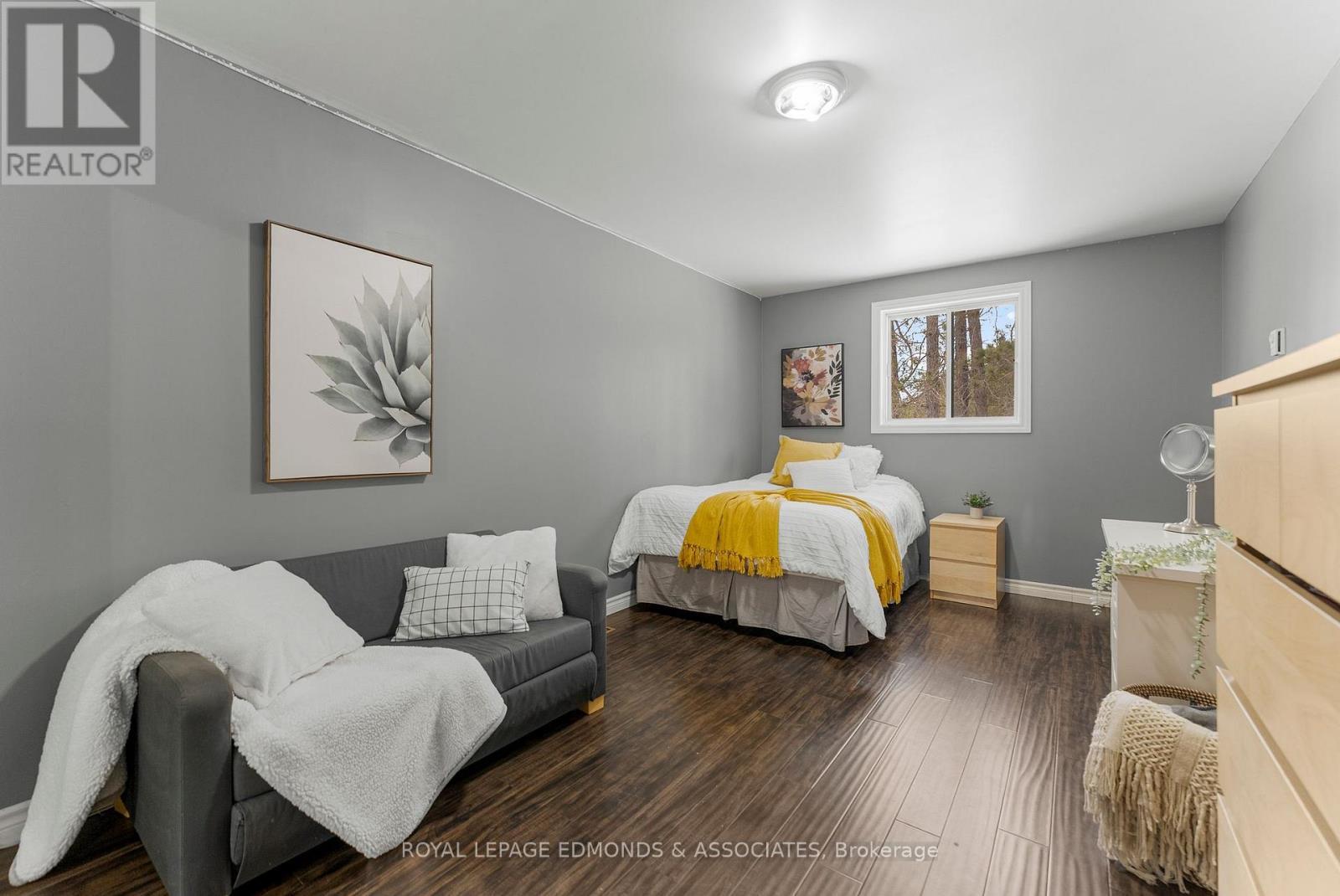 












125 BEAR TRAIL ROAD

,
Killaloe, Hagarty and Richards,




Ontario
K0J2A0

