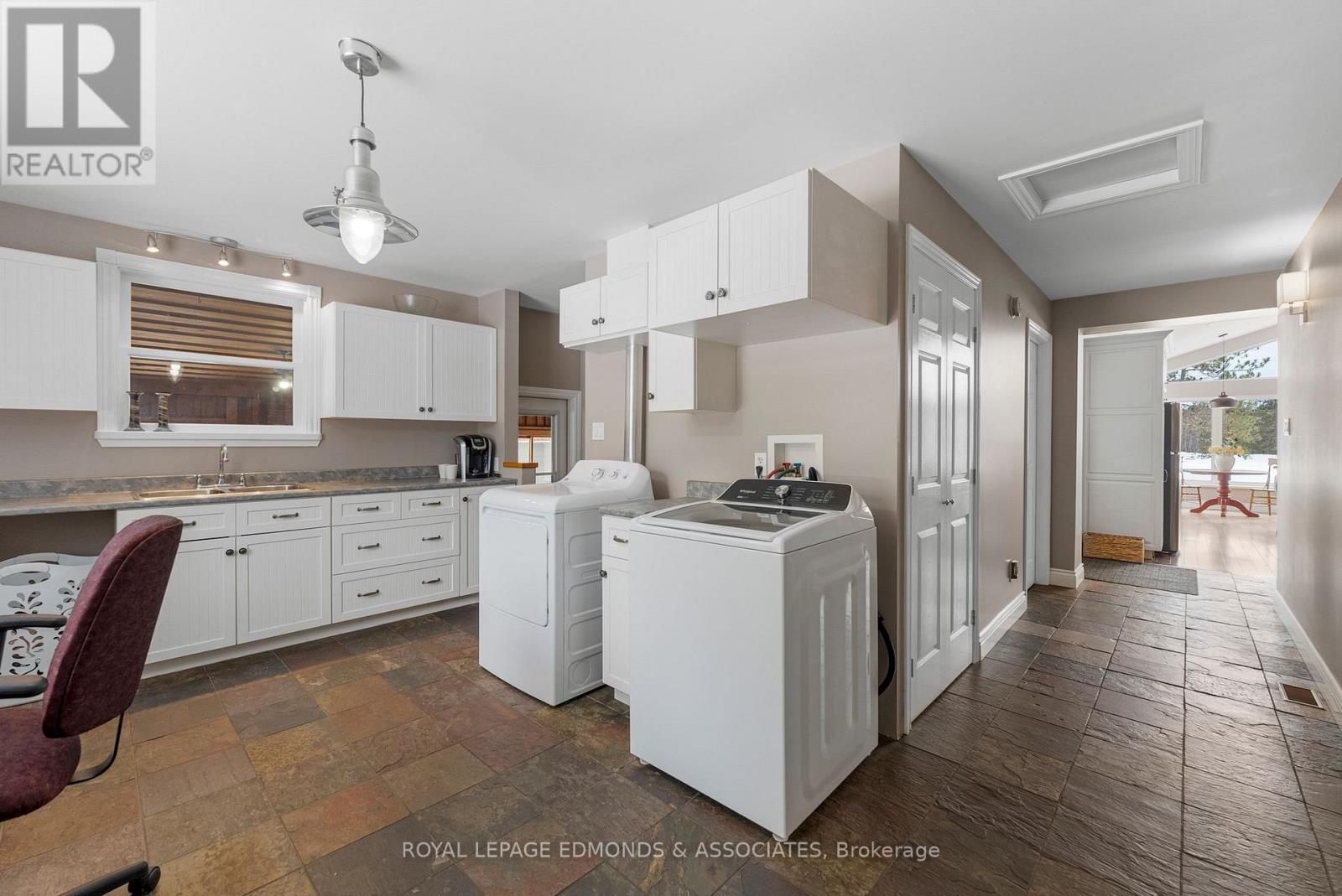 












125 BEAR TRAIL ROAD

,
Killaloe, Hagarty and Richards,




Ontario
K0J2A0

