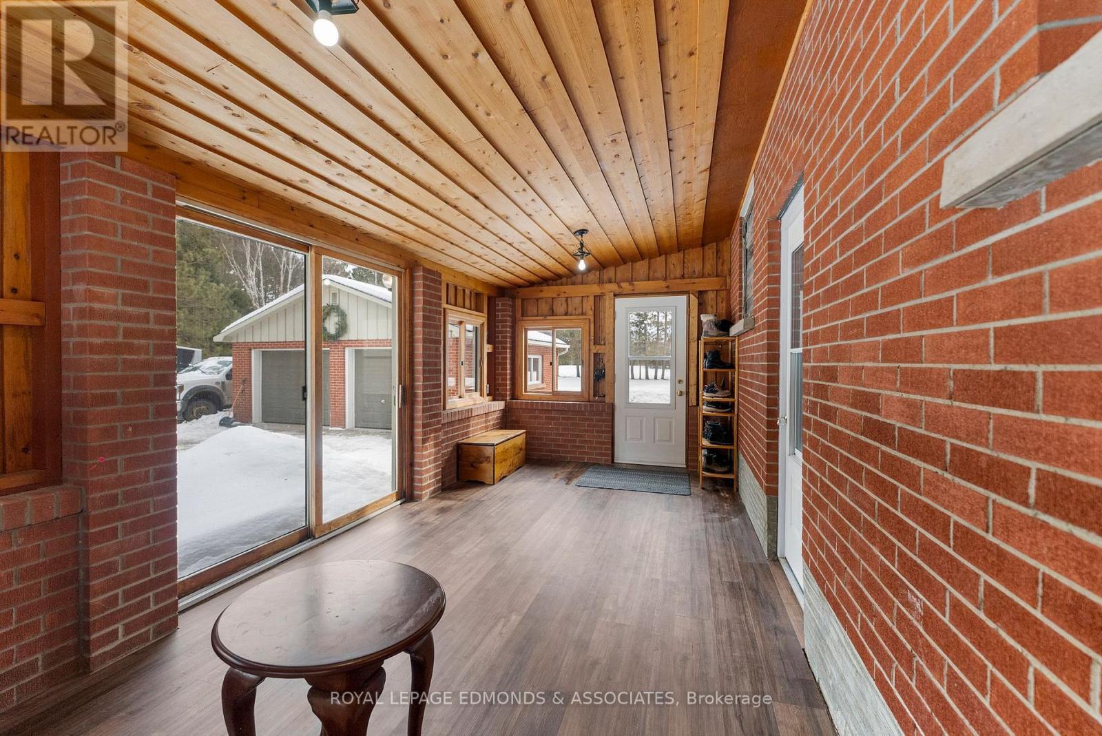 












125 BEAR TRAIL ROAD

,
Killaloe, Hagarty and Richards,




Ontario
K0J2A0

