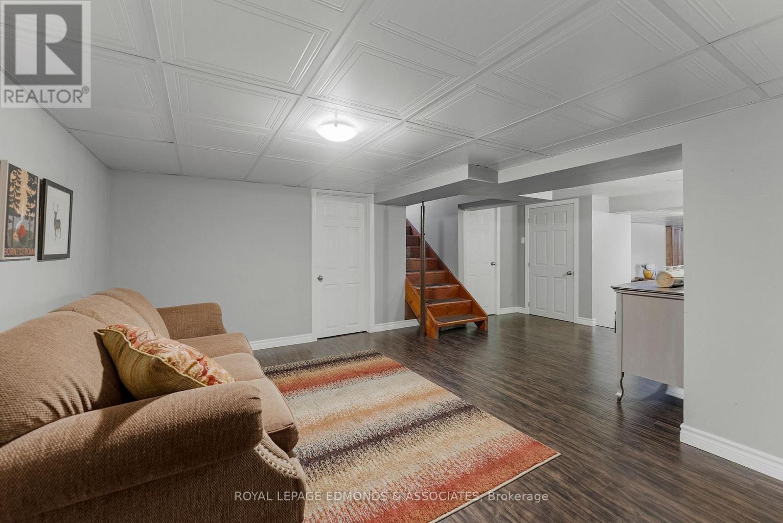 












125 BEAR TRAIL ROAD

,
Killaloe, Hagarty and Richards,




Ontario
K0J2A0

