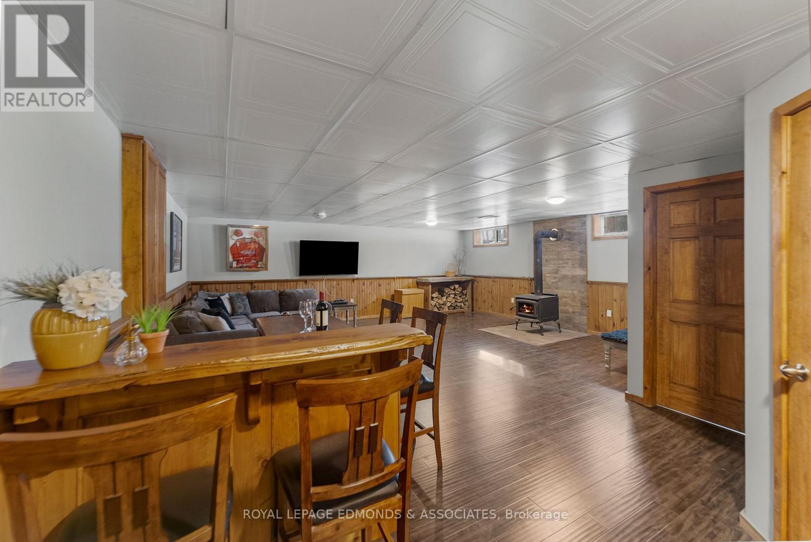 












125 BEAR TRAIL ROAD

,
Killaloe, Hagarty and Richards,




Ontario
K0J2A0

