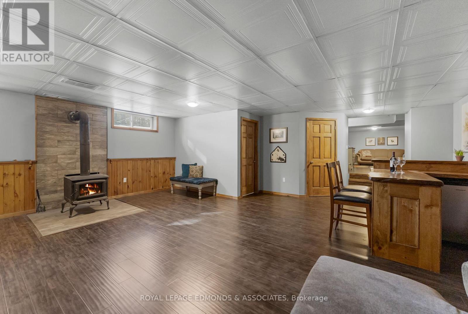 












125 BEAR TRAIL ROAD

,
Killaloe, Hagarty and Richards,




Ontario
K0J2A0

