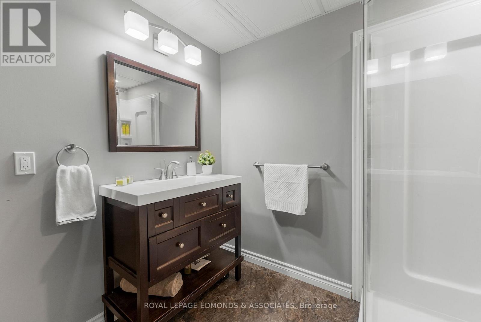 












125 BEAR TRAIL ROAD

,
Killaloe, Hagarty and Richards,




Ontario
K0J2A0

