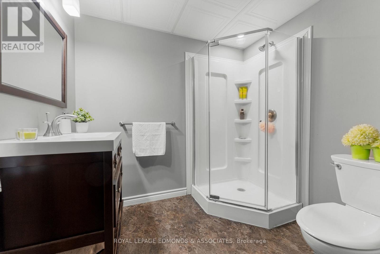 












125 BEAR TRAIL ROAD

,
Killaloe, Hagarty and Richards,




Ontario
K0J2A0

