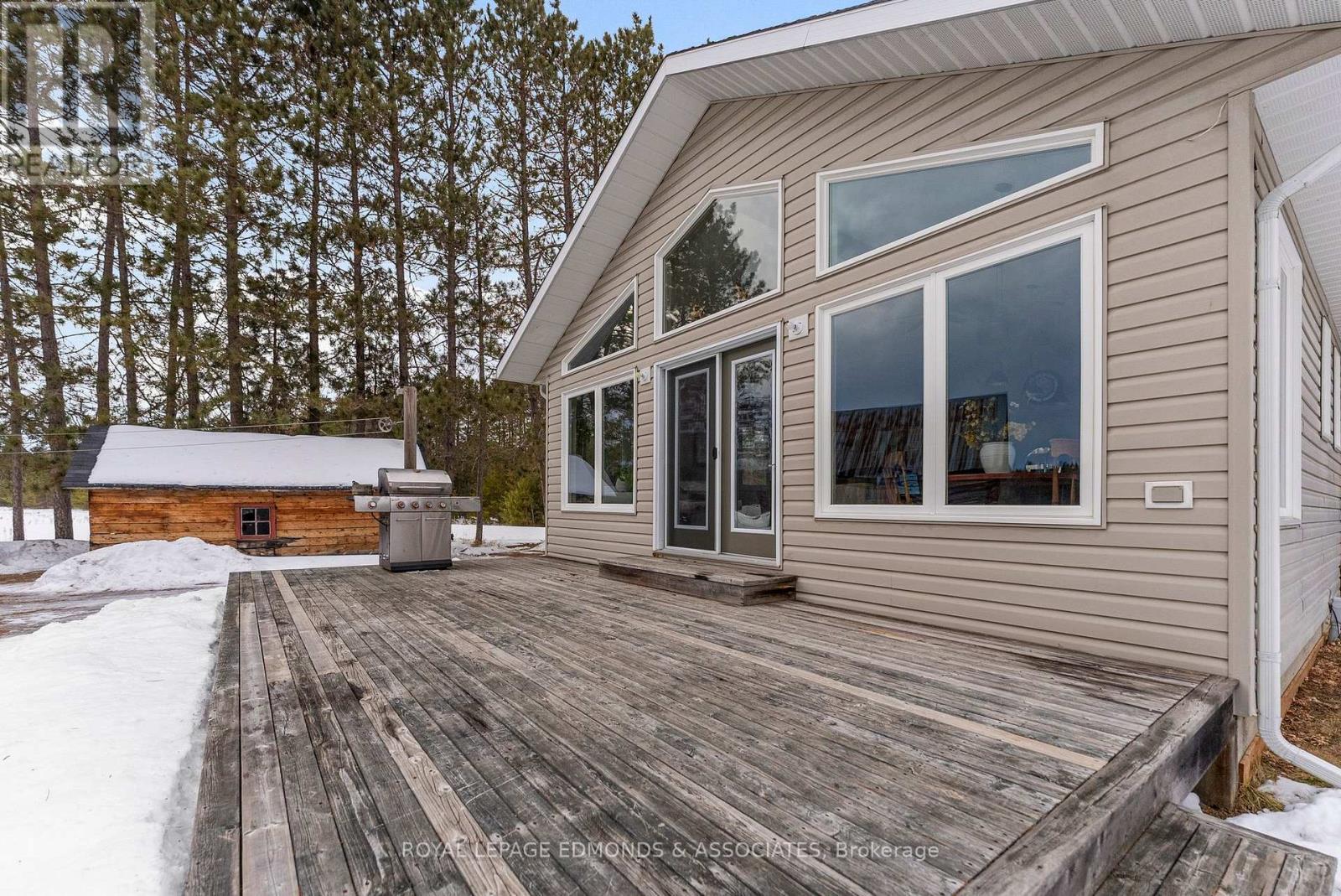 












125 BEAR TRAIL ROAD

,
Killaloe, Hagarty and Richards,




Ontario
K0J2A0

