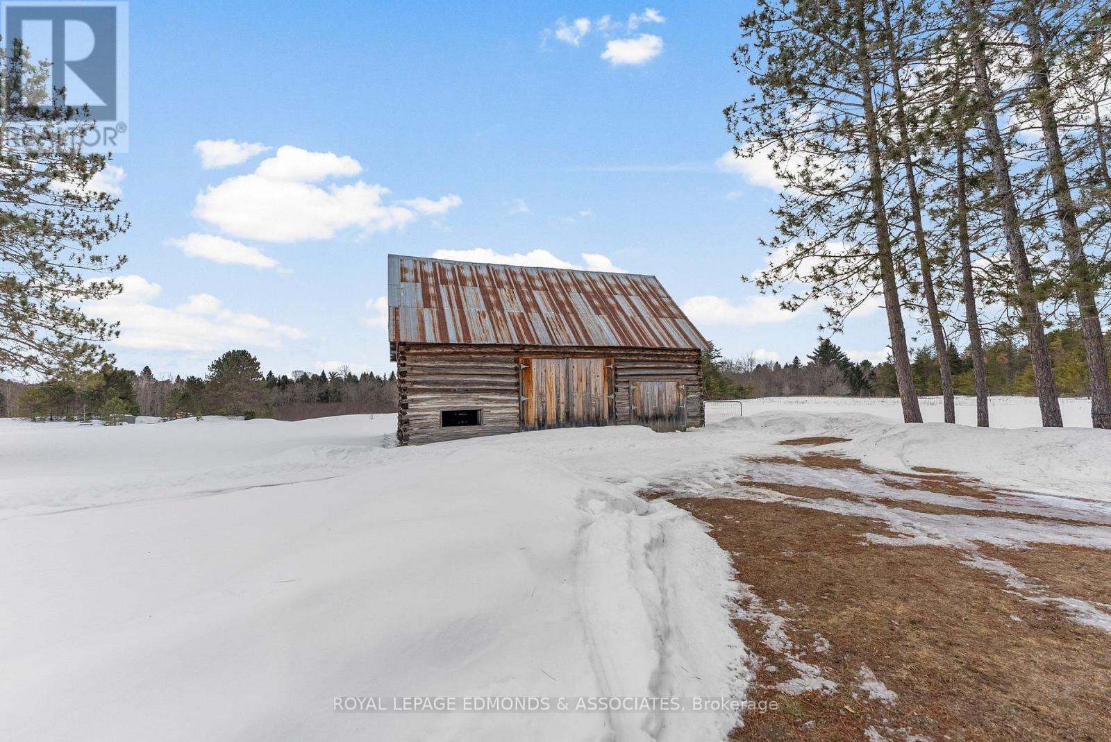 












125 BEAR TRAIL ROAD

,
Killaloe, Hagarty and Richards,




Ontario
K0J2A0

