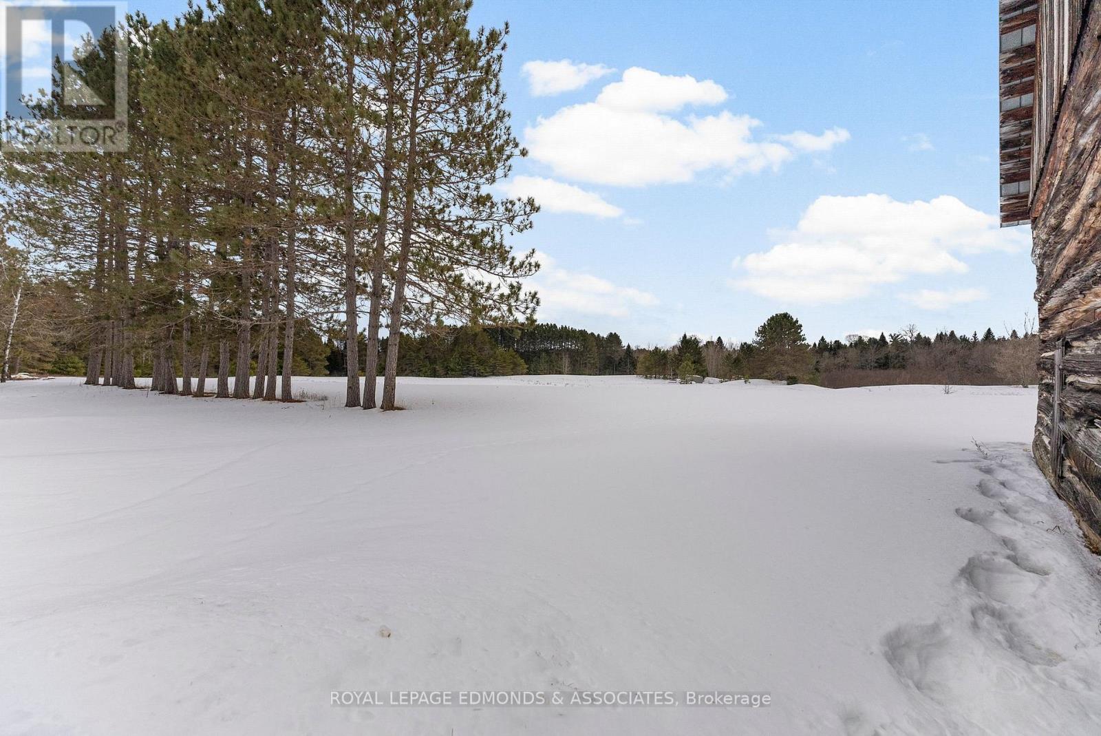 












125 BEAR TRAIL ROAD

,
Killaloe, Hagarty and Richards,




Ontario
K0J2A0

