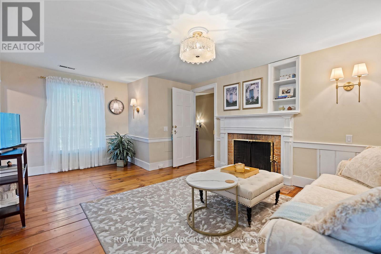 












307 MISSISSAGUA STREET

,
Niagara-on-the-Lake (Town),




Ontario
L0S1J0

