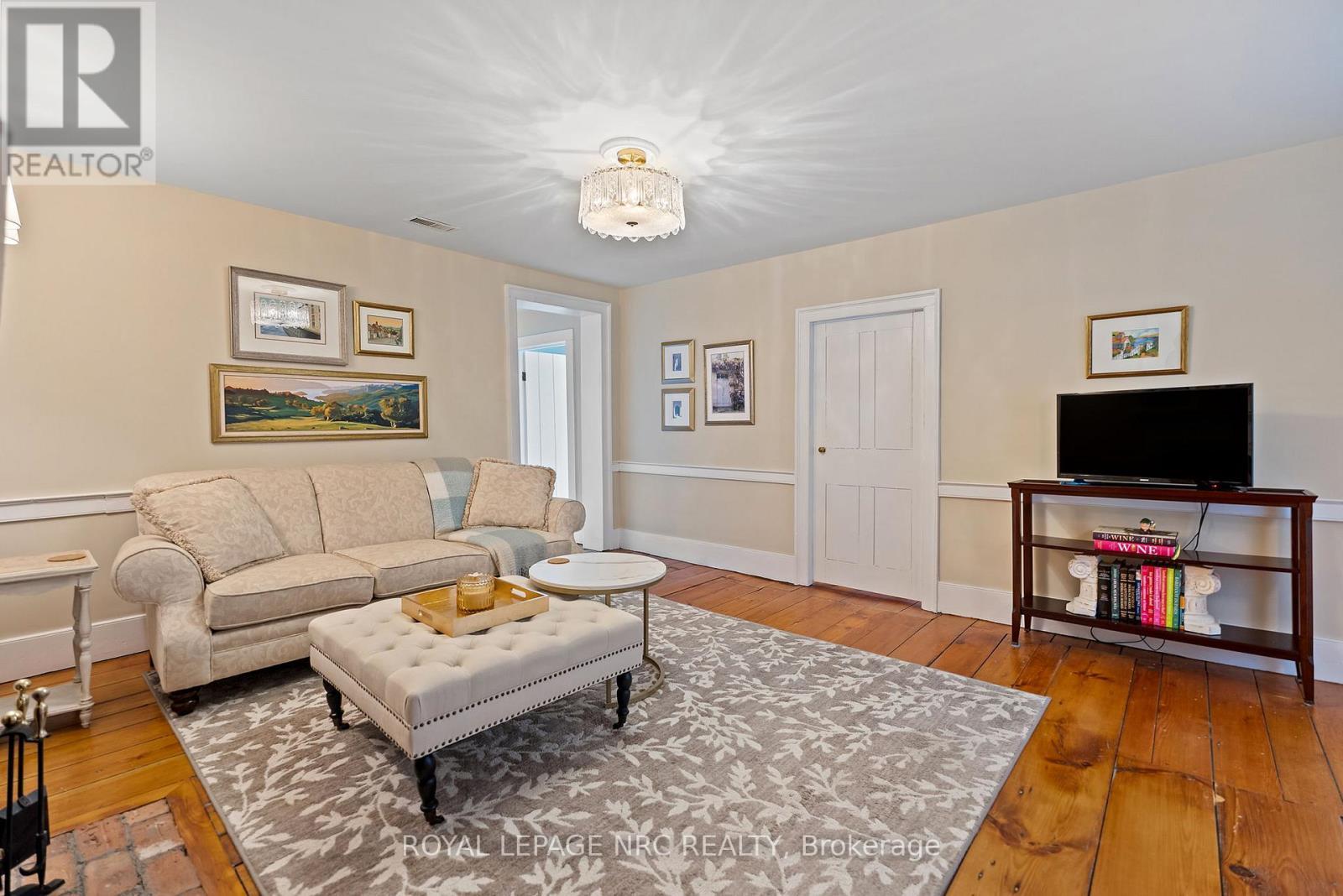 












307 MISSISSAGUA STREET

,
Niagara-on-the-Lake (Town),




Ontario
L0S1J0

