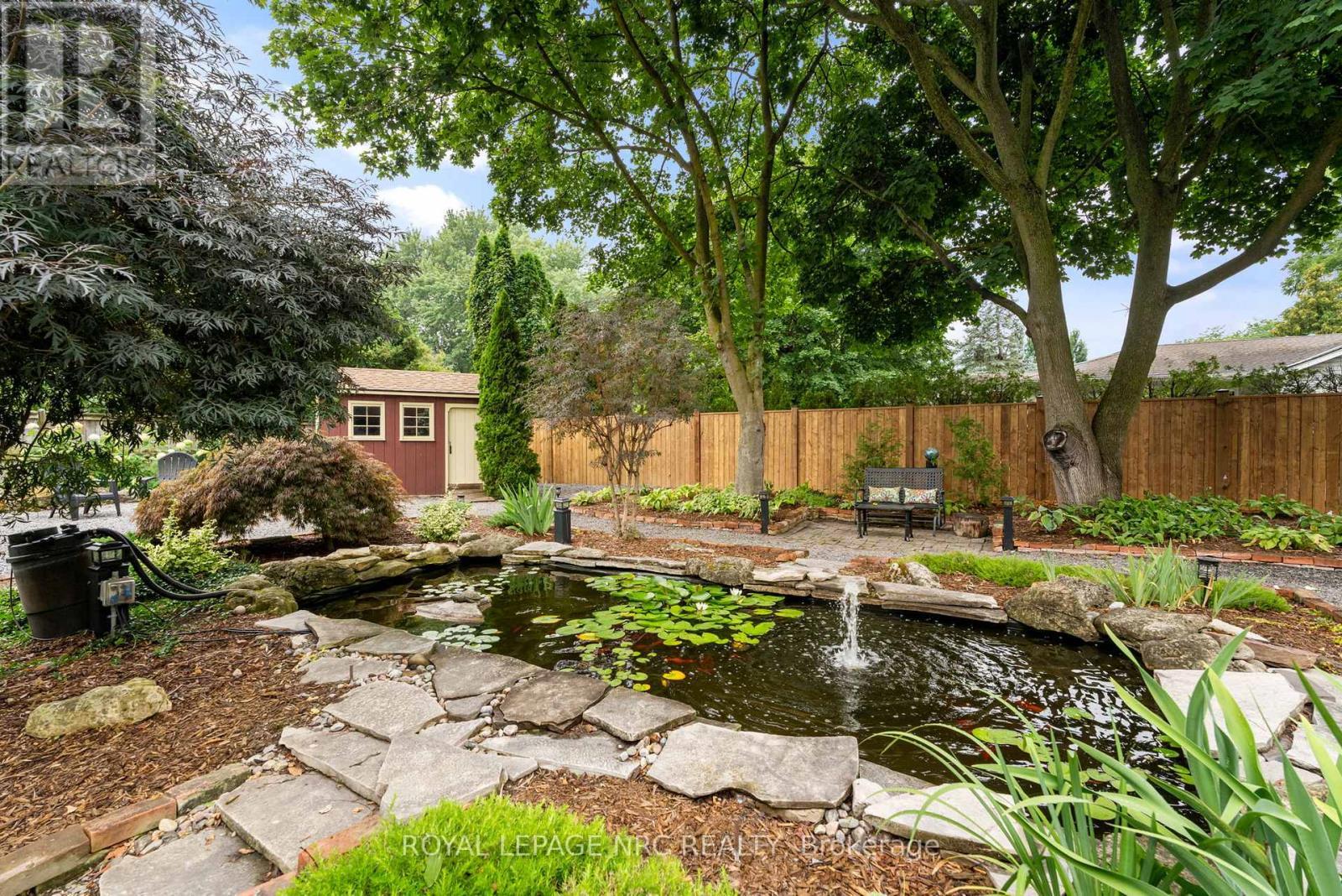 












307 MISSISSAGUA STREET

,
Niagara-on-the-Lake (Town),




Ontario
L0S1J0

