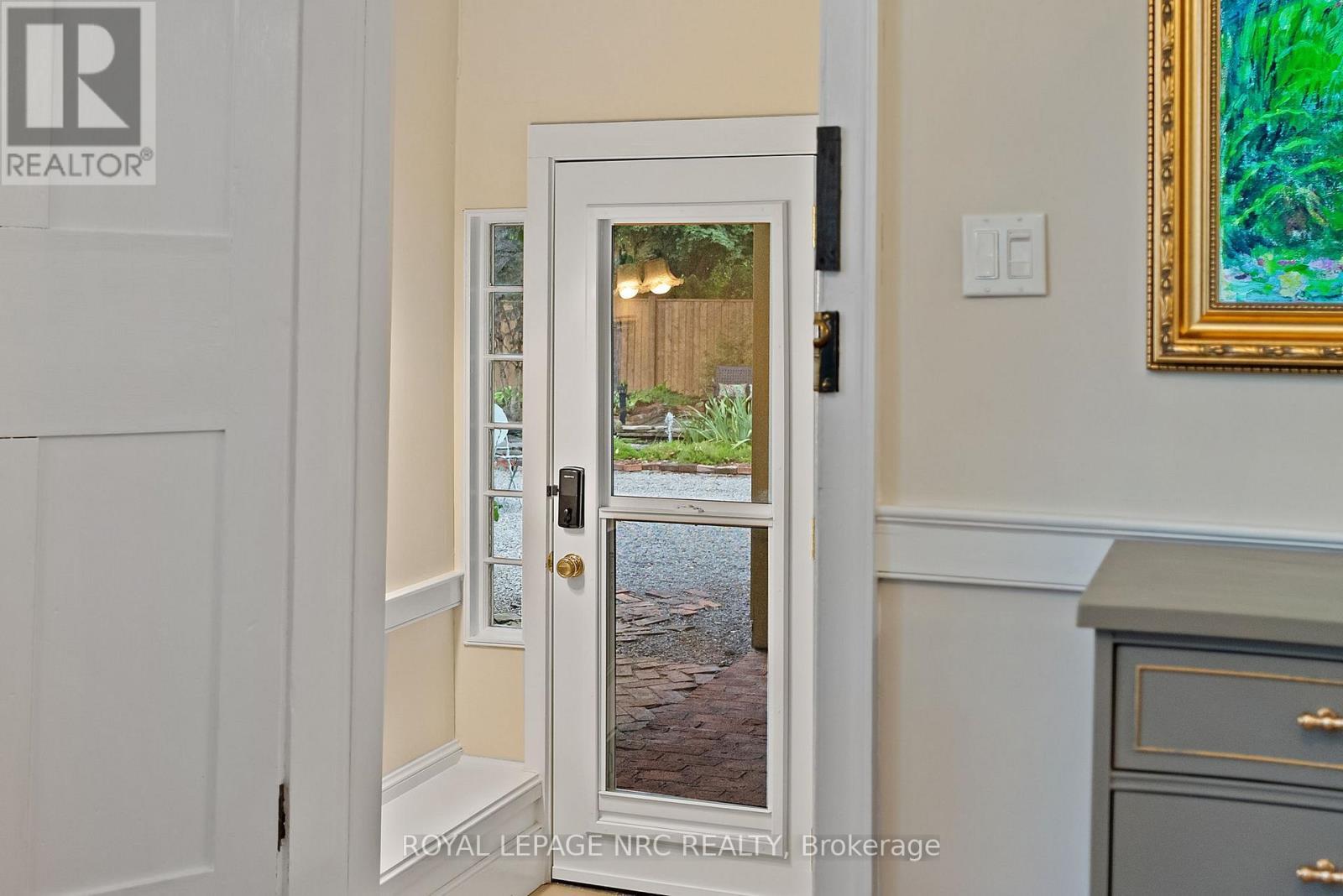 












307 MISSISSAGUA STREET

,
Niagara-on-the-Lake (Town),




Ontario
L0S1J0

