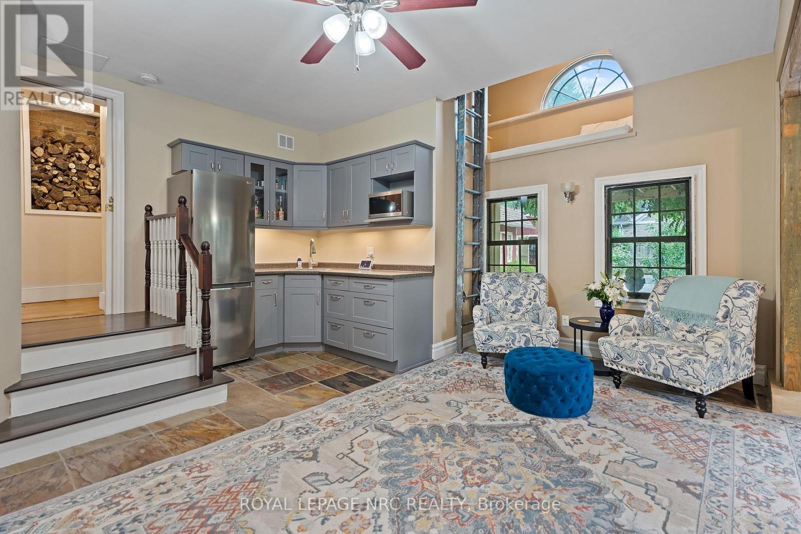 












307 MISSISSAGUA STREET

,
Niagara-on-the-Lake (Town),




Ontario
L0S1J0

