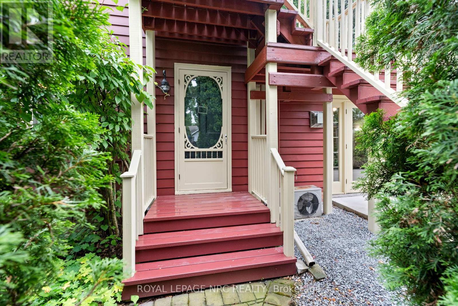 












307 MISSISSAGUA STREET

,
Niagara-on-the-Lake (Town),




Ontario
L0S1J0

