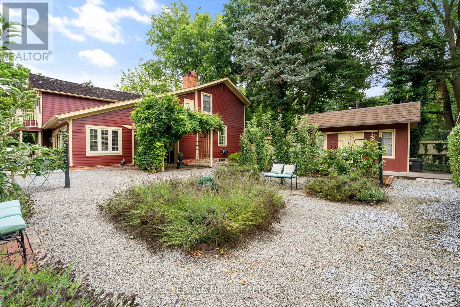 












307 MISSISSAGUA STREET

,
Niagara-on-the-Lake (Town),




Ontario
L0S1J0

