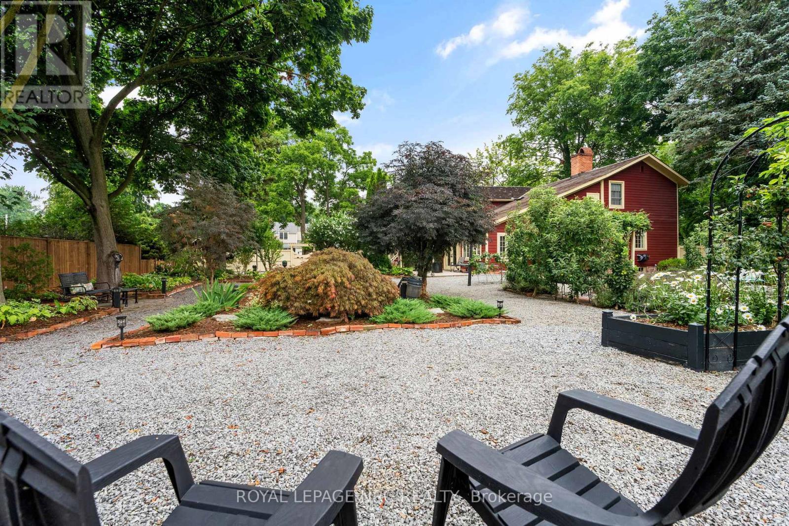 












307 MISSISSAGUA STREET

,
Niagara-on-the-Lake (Town),




Ontario
L0S1J0

