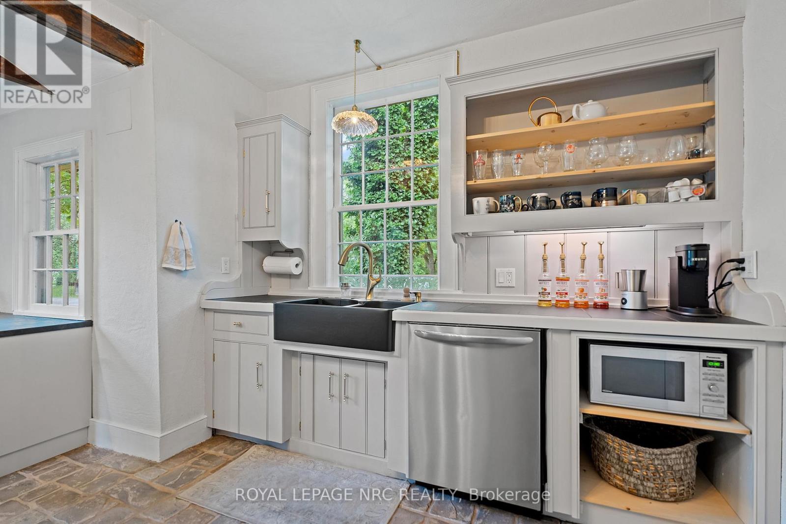 












307 MISSISSAGUA STREET

,
Niagara-on-the-Lake (Town),




Ontario
L0S1J0

