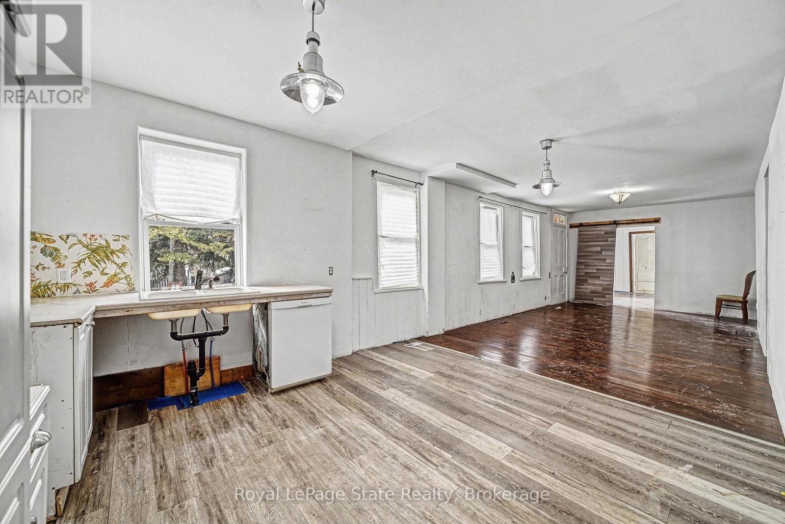












36 RIVER STREET

,
Thorold (Port Robinson),




Ontario
L0S1K0

