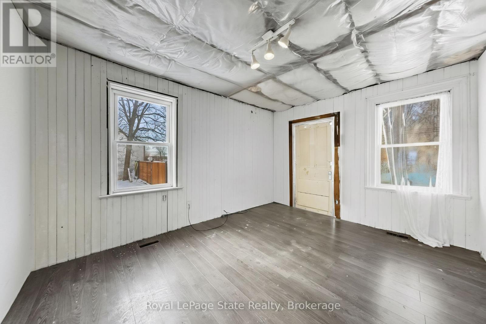 












36 RIVER STREET

,
Thorold (Port Robinson),




Ontario
L0S1K0


