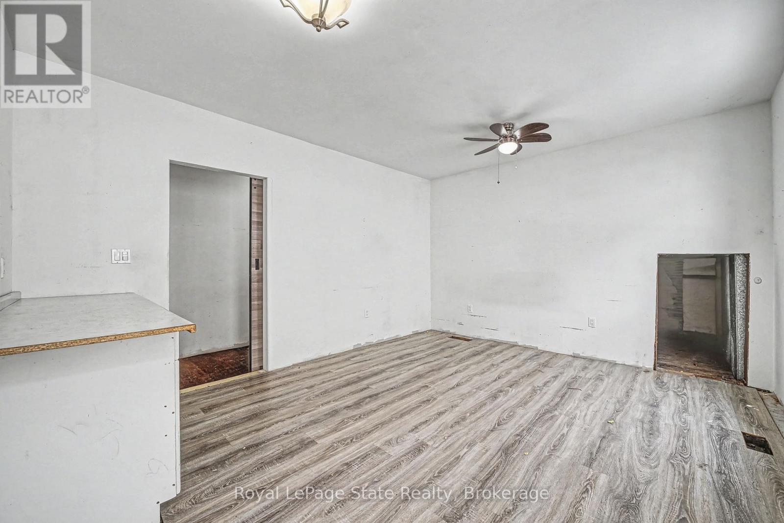 












36 RIVER STREET

,
Thorold (Port Robinson),




Ontario
L0S1K0

