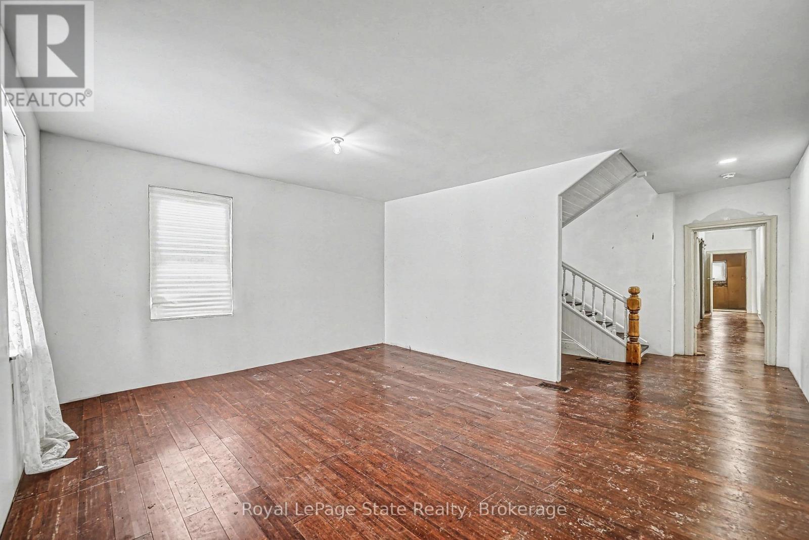 












36 RIVER STREET

,
Thorold (Port Robinson),




Ontario
L0S1K0

