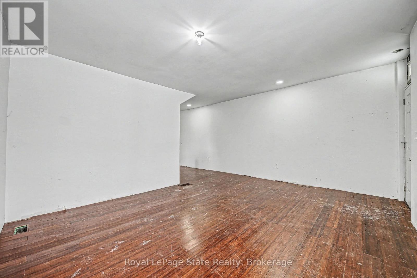 












36 RIVER STREET

,
Thorold (Port Robinson),




Ontario
L0S1K0

