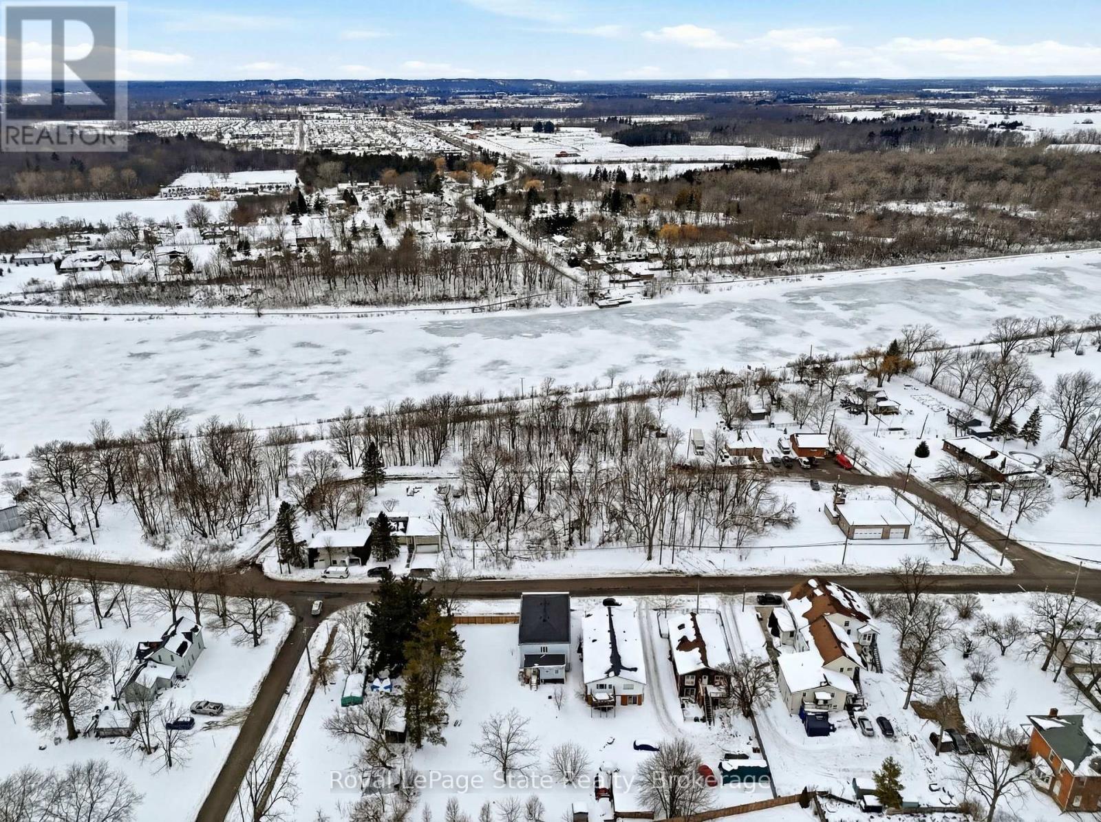 












36 RIVER STREET

,
Thorold (Port Robinson),




Ontario
L0S1K0


